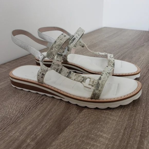 Louise et Cie Eira strappy sandals python 6 nwt - Picture 3 of 4
